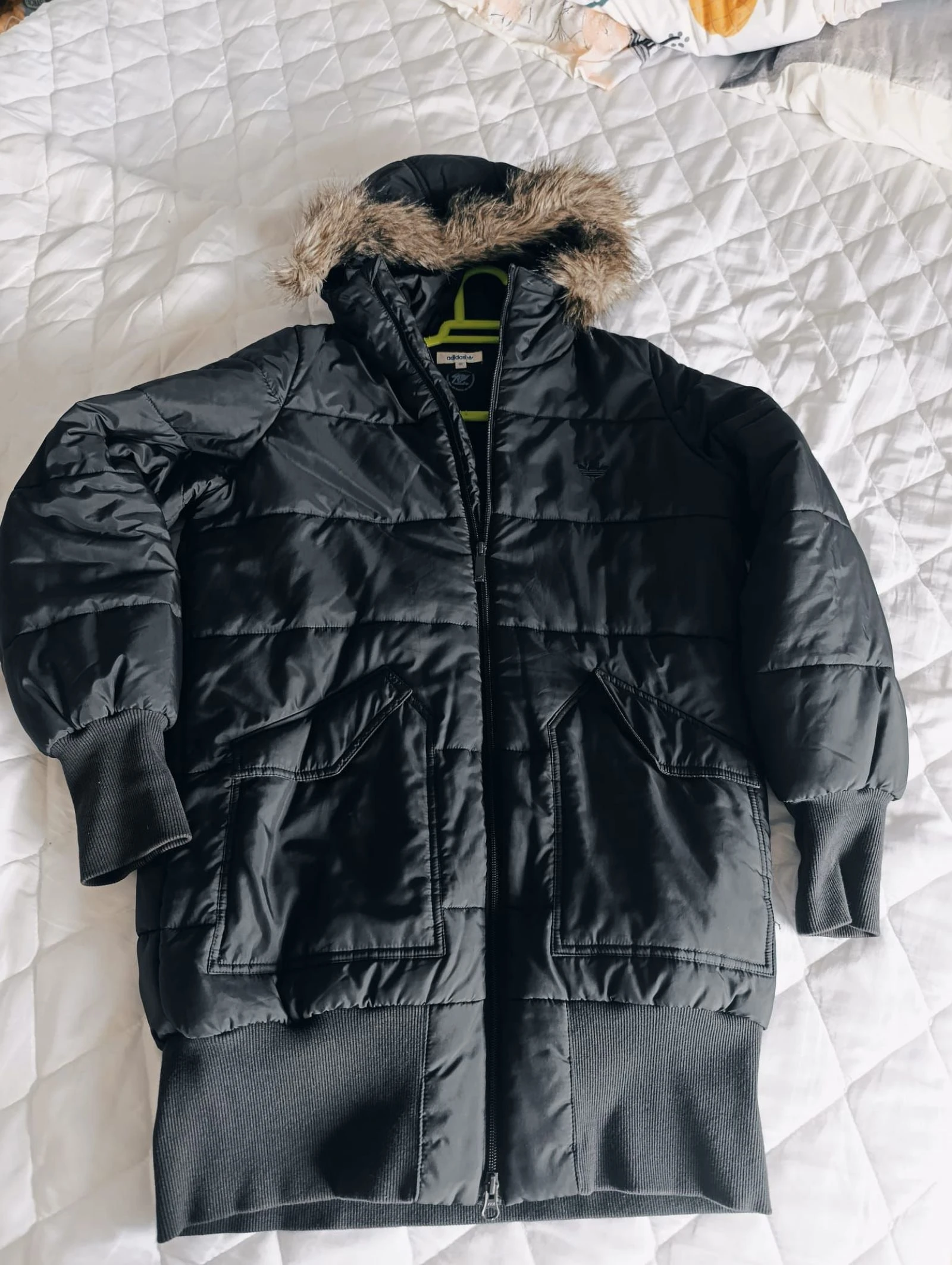 Abrigo Adidas largo con capucha talla XL (L)